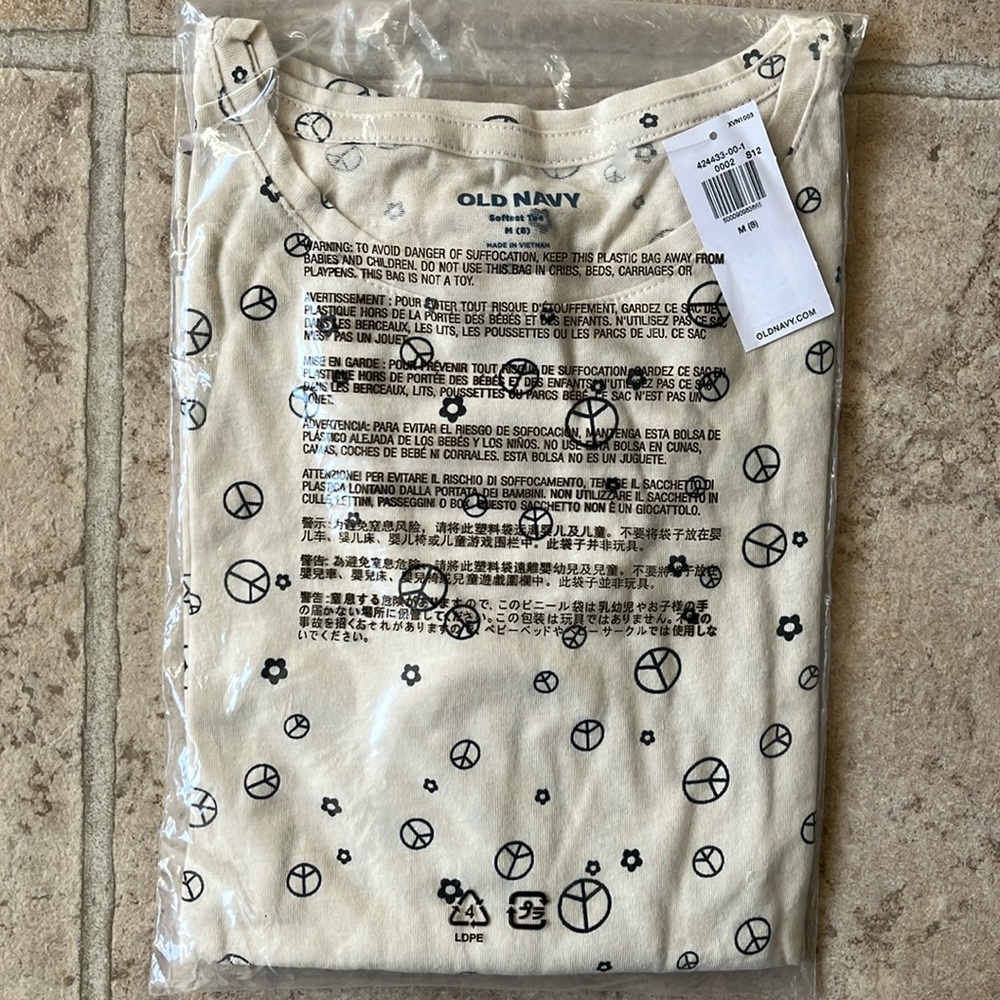 Old Navy Long-sleeved T-Shirt